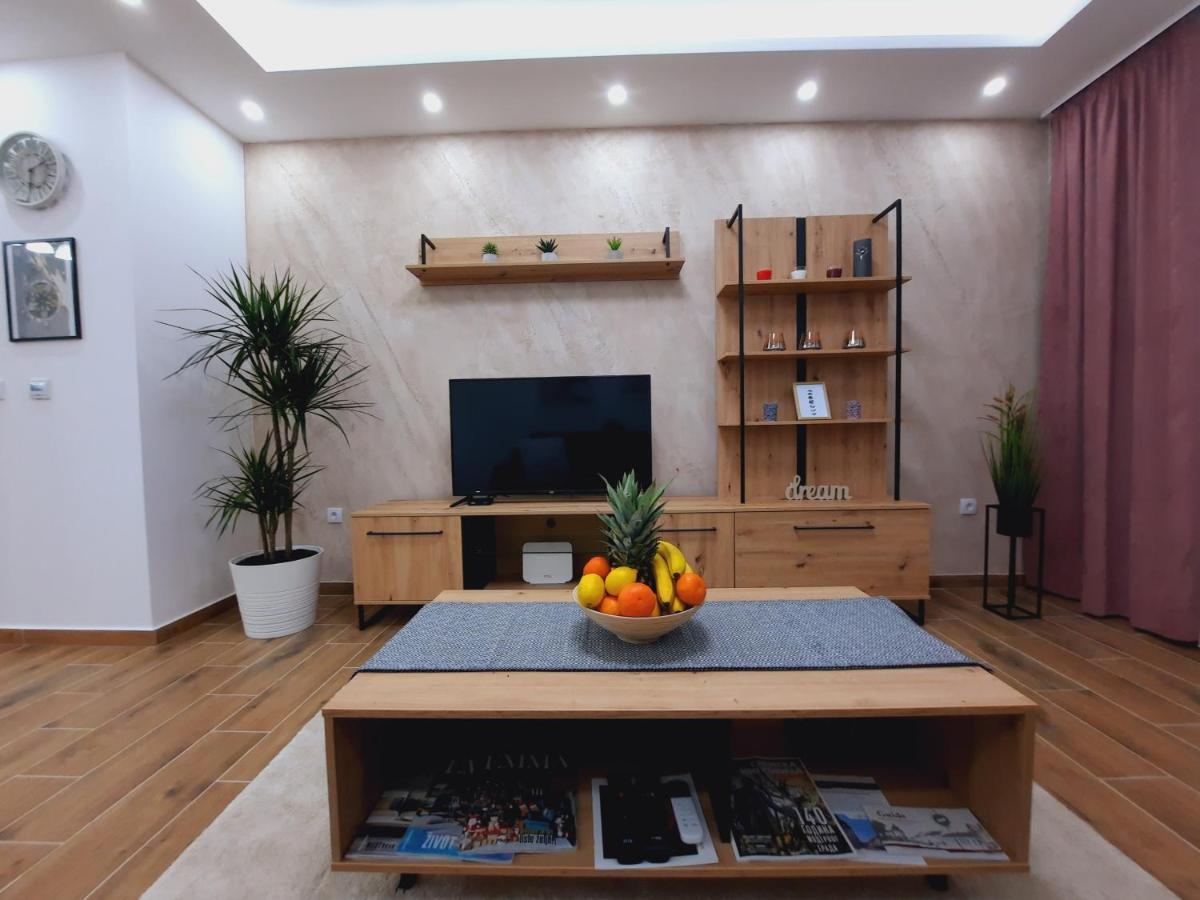 Apartman Kristal Sremska Mitrovica Buitenkant foto