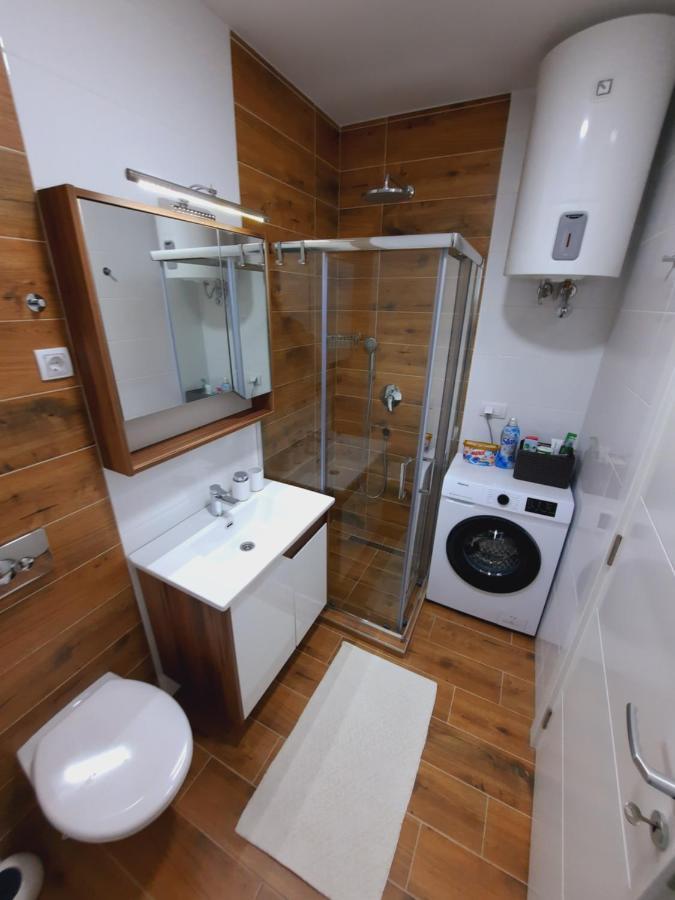 Apartman Kristal Sremska Mitrovica Buitenkant foto