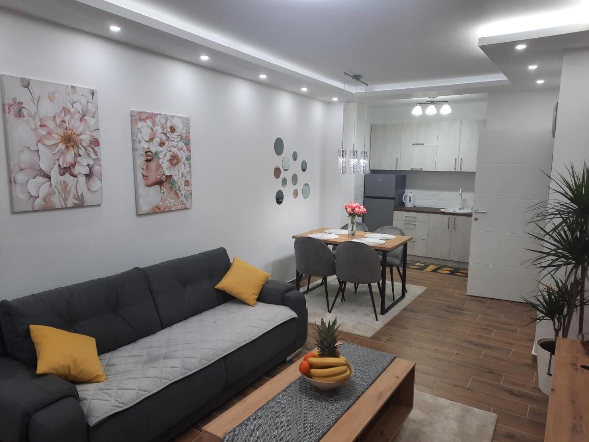 Apartman Kristal Sremska Mitrovica Buitenkant foto