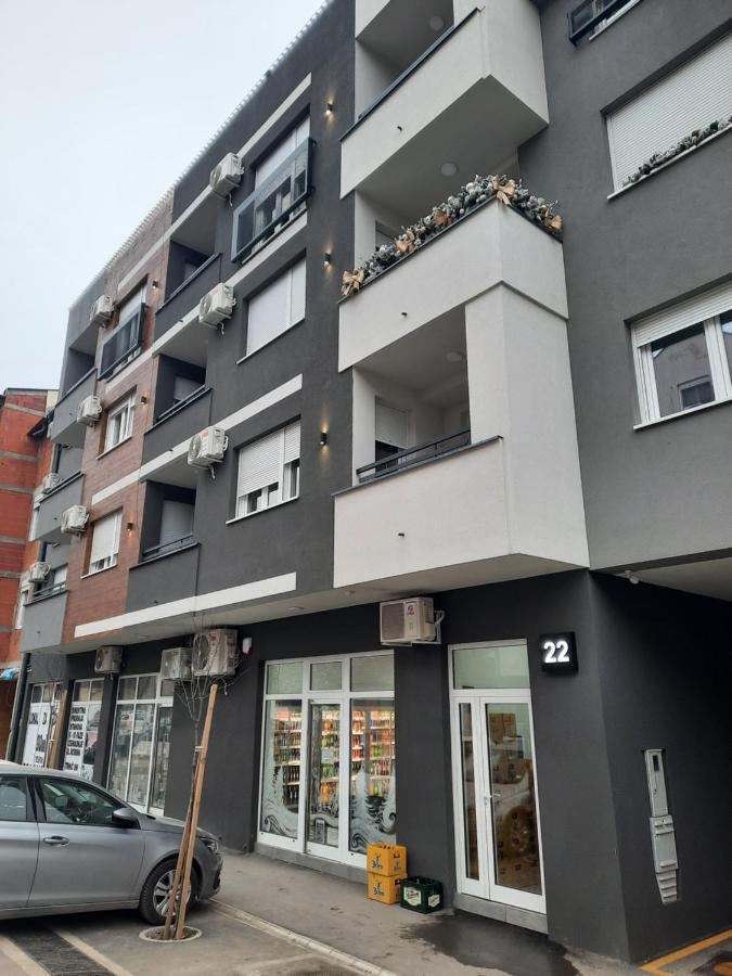 Apartman Kristal Sremska Mitrovica Buitenkant foto