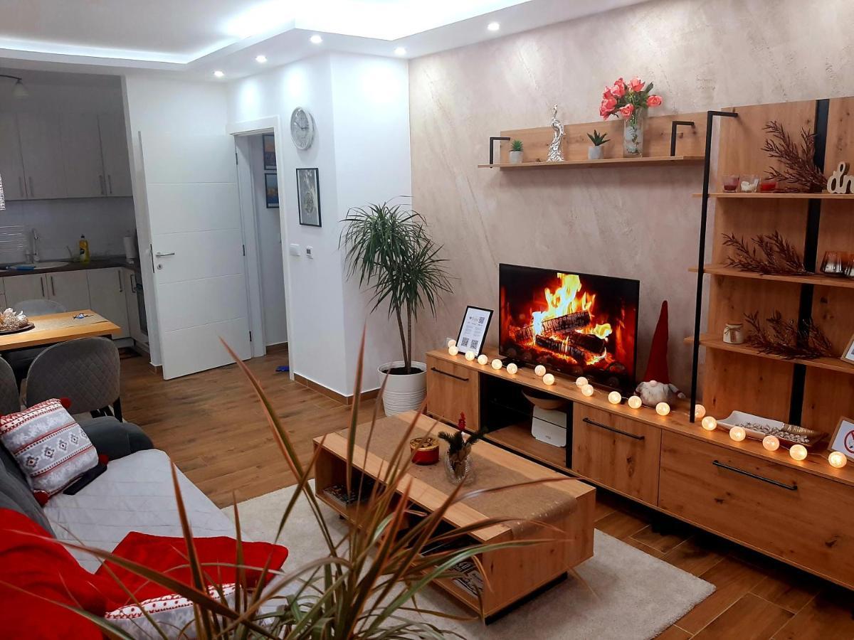 Apartman Kristal Sremska Mitrovica Buitenkant foto